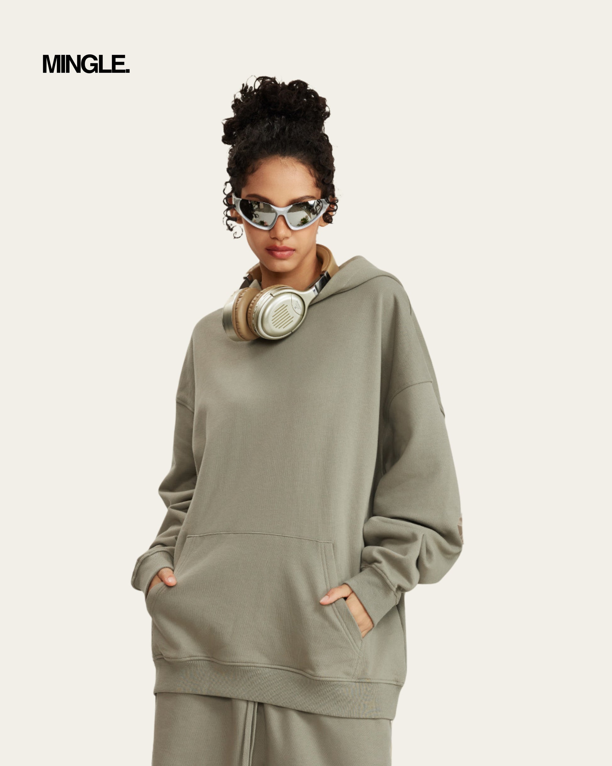 ESSENTIAL OVERSIZED HOODIE (I)